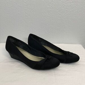 Bandolino Wedges, Size 9.5, black, EUC, dressy or casual.